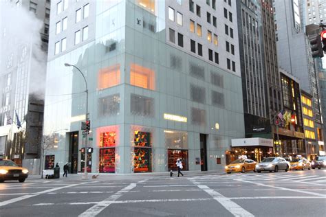 louis vuitton 5th avenue hours|louis vuitton 57th street.